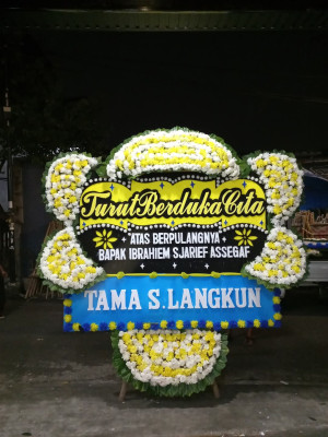 Papan Bunga Duka di Kembang